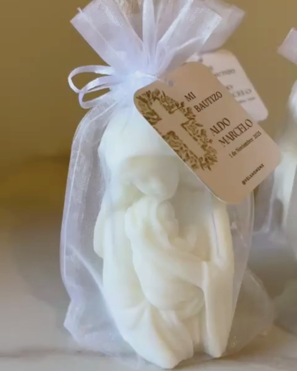 Vela Virgen María y Niño Jesús en bolsa de organza