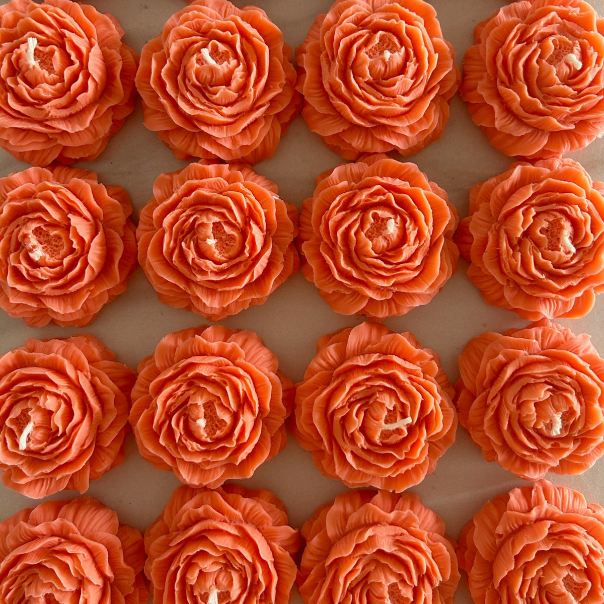 20 Velas Flor Naranja 7 cm